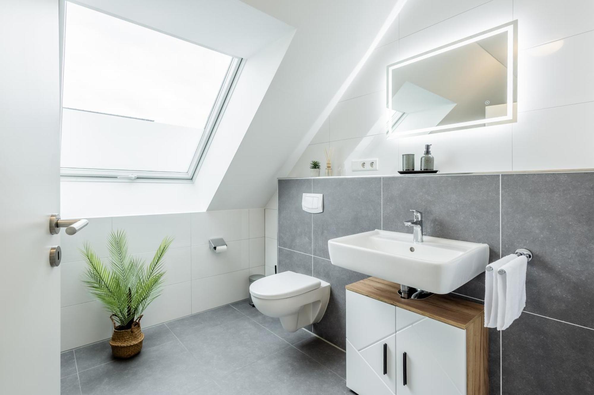 Roof-suite 01 I Aufzug I Bbq I Wifi I Balkon I Tv Apartment *